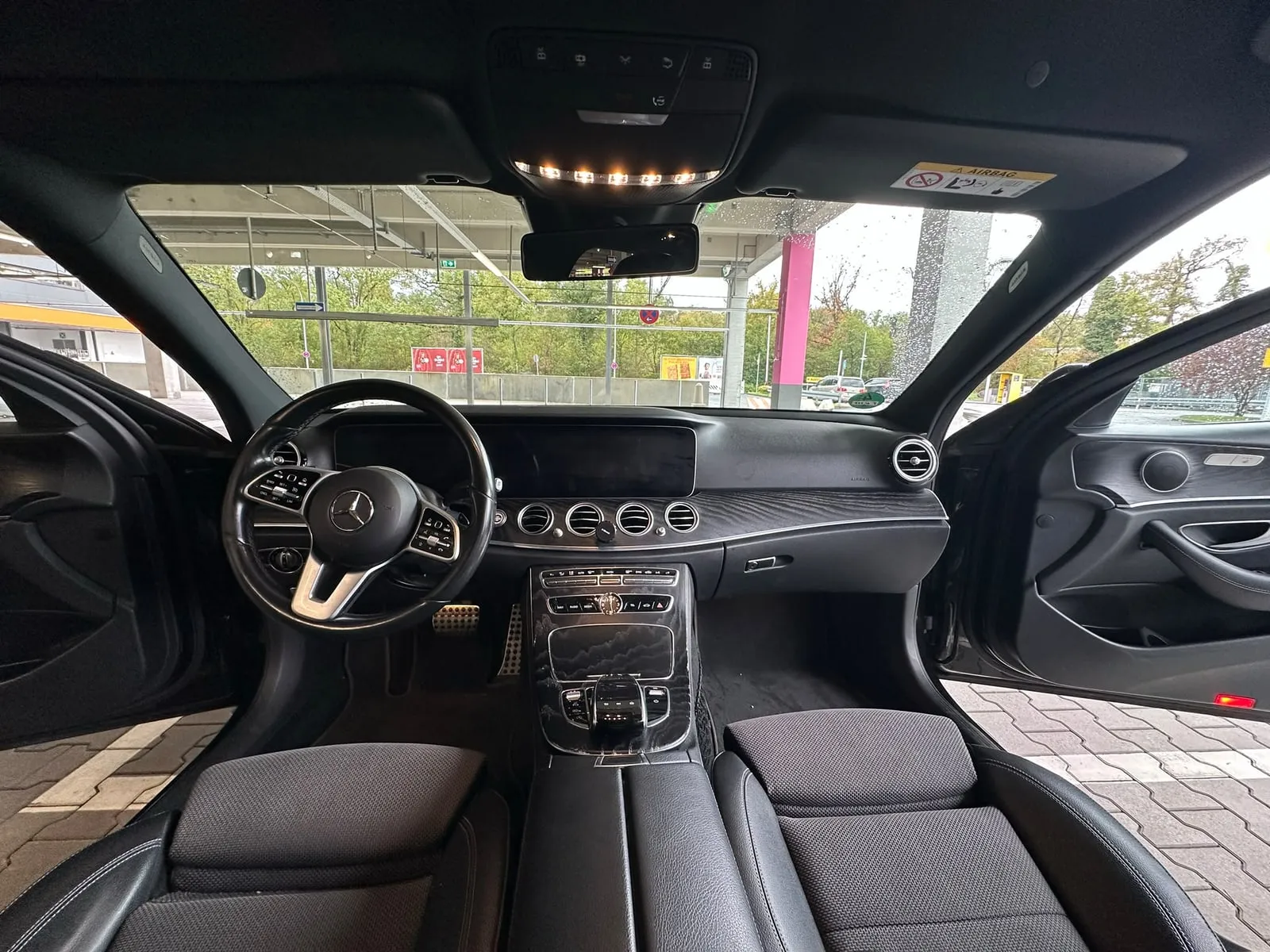 Cockpit der Mercedes E-Klasse von MainRide